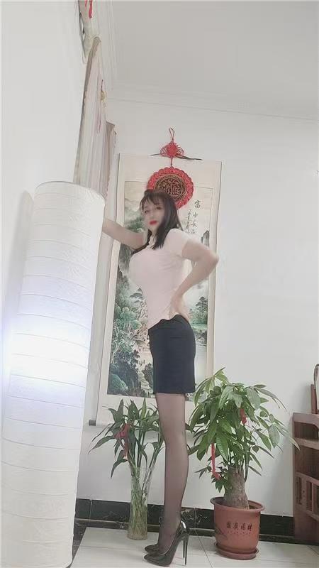 江苏南京f大奶熟女-2.jpg